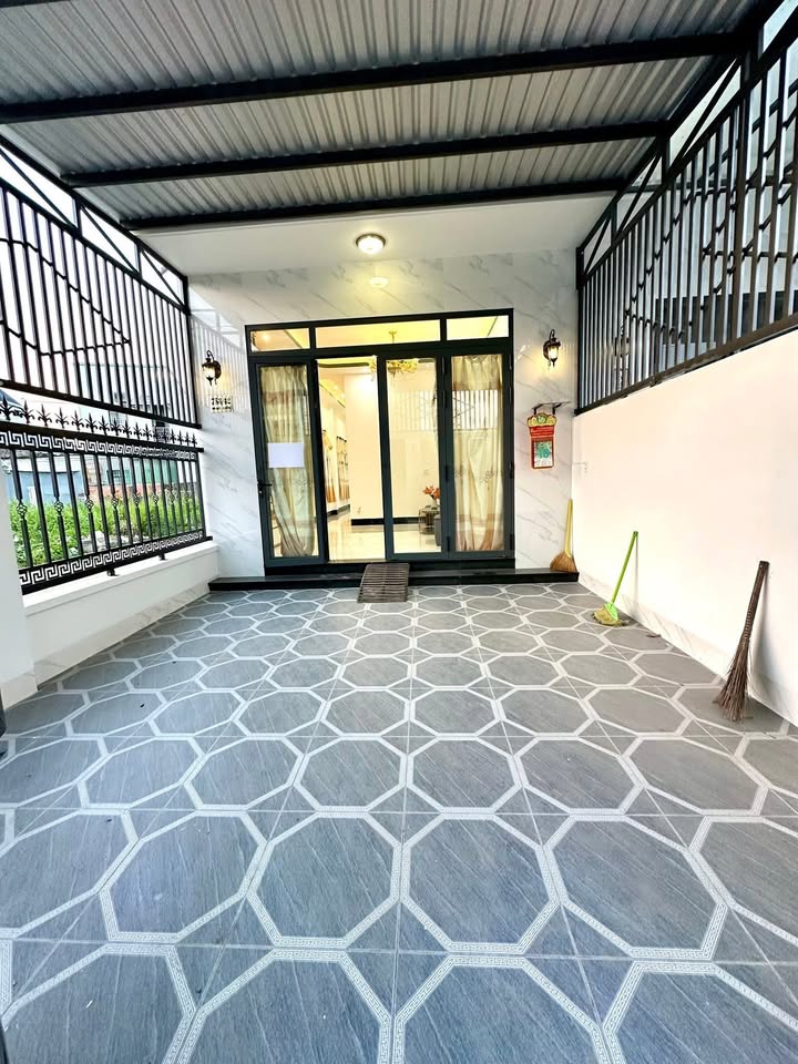 Nhà góc đường Từ Dũ, Rạch Giá, Kiên Giang 115m² giá 1.99 tỷ - Tặng nội thất cao cấp!