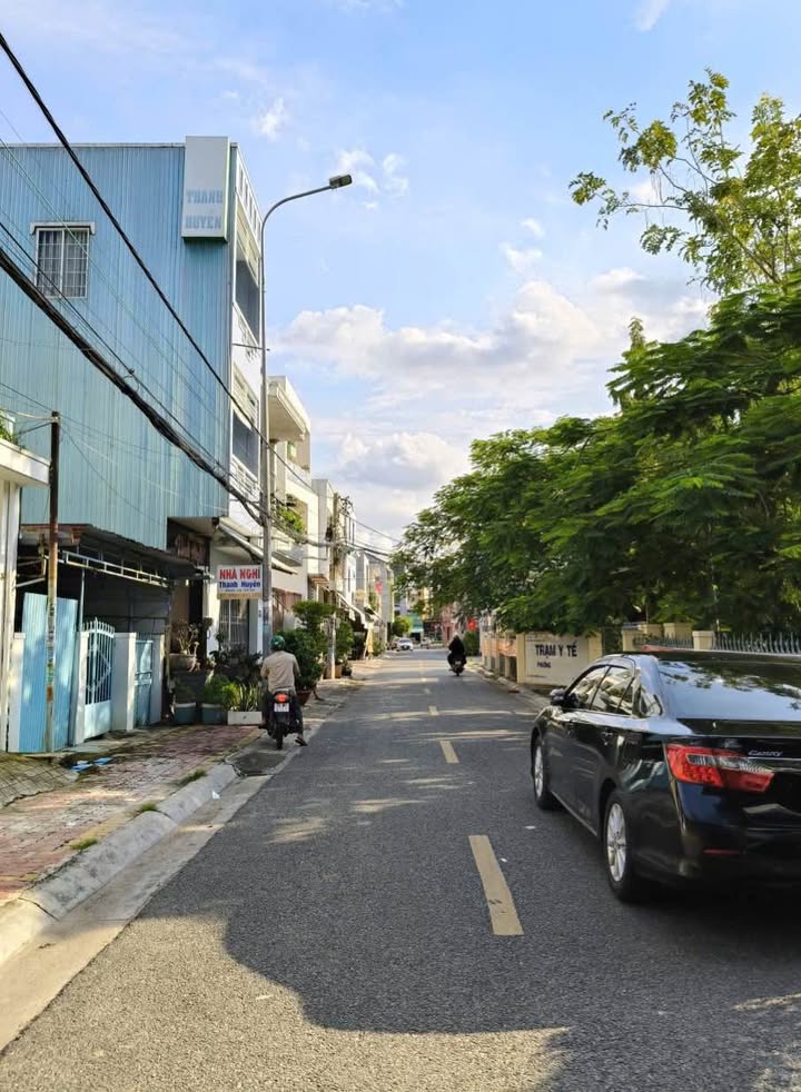 Nhà mặt tiền Tú Mỡ, TP Bà Rịa 156m² giá 5.75 tỷ - Sổ hồng chính chủ, tiện ích đầy đủ!