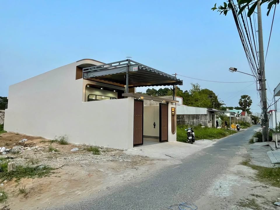 Nhà mặt tiền Vành Đai 2, Phú Lợi, Cần Thơ 100m² giá 1.89 tỷ - Sẵn sàng ở ngay!