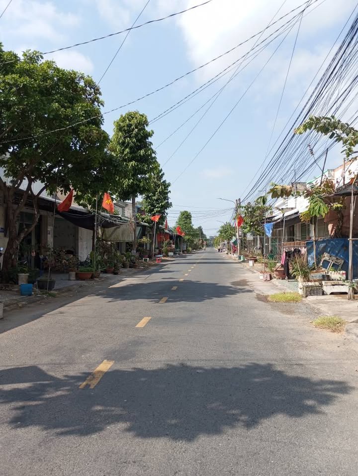 Nhà phố Hòa Long, Lai Vung 72m² giá 1,3 tỷ - Nhà mới 98% sẵn sàng vào ở!