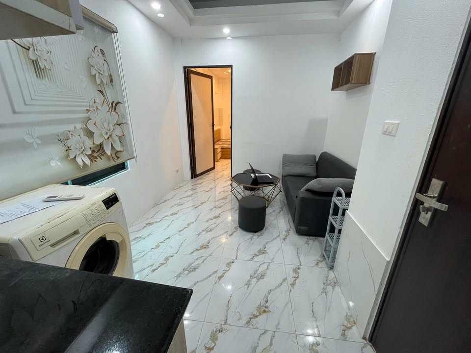 Phòng cho thuê 1N1K tại 180 Tây Mỗ, giá chỉ 4 triệu - Cửa sổ siêu thoáng mát!