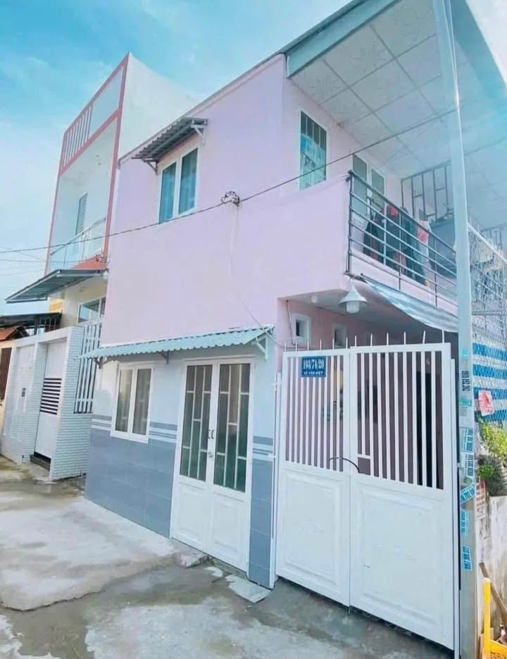 Phòng trọ mặt tiền Hẻm 9 Phạm Ngọc Hưng, 15m² chỉ 2.5 triệu - Thuận tiện cho sinh viên!