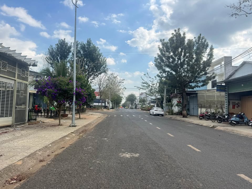 Đất lô góc 2 mặt tiền Thị trấn Liên Nghĩa 268m² giá 7.5 tỷ - Cơ hội đầu tư sinh lời!