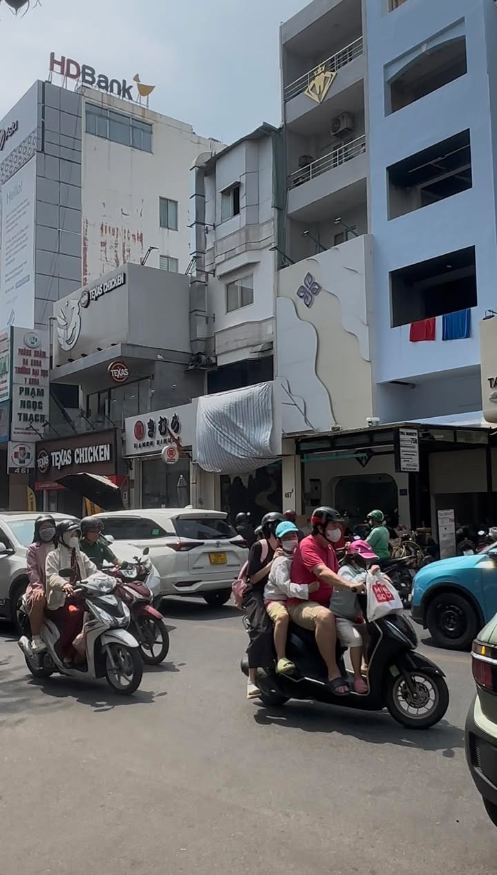 Nhà riêng Quận 10 70m² giá 19 tỷ - Hẻm VIP cạnh Vạn Hạnh Mall!