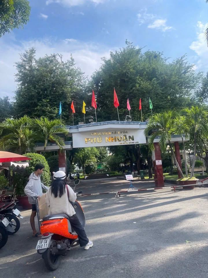 Nhà mặt tiền Phú Nhuận 89m² giá 21.99 tỷ - Kinh doanh thuận lợi!