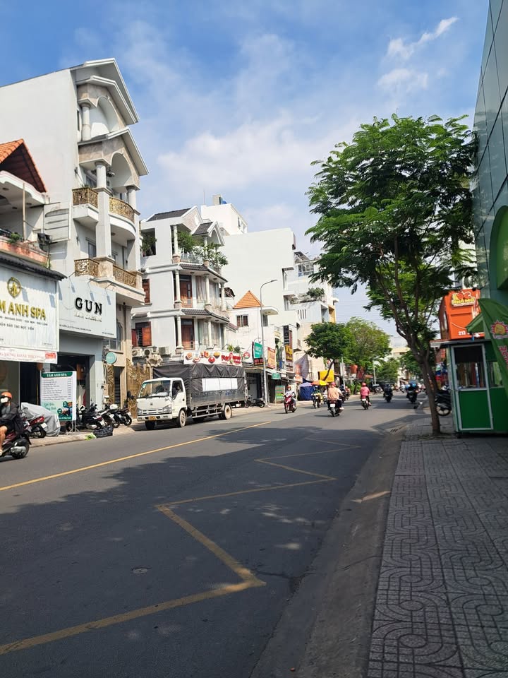 Nhà mặt tiền Nguyễn Hữu Tiến, Tân Phú 80m² giá 14.6 tỷ - Đầu tư sinh lời ngay!