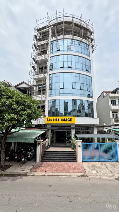 Chính chủ bán gấp CHDV 4 tầng Quận 12 - Giá chỉ 5.36 tỷ - Cơ hội đầu tư hấp dẫn!