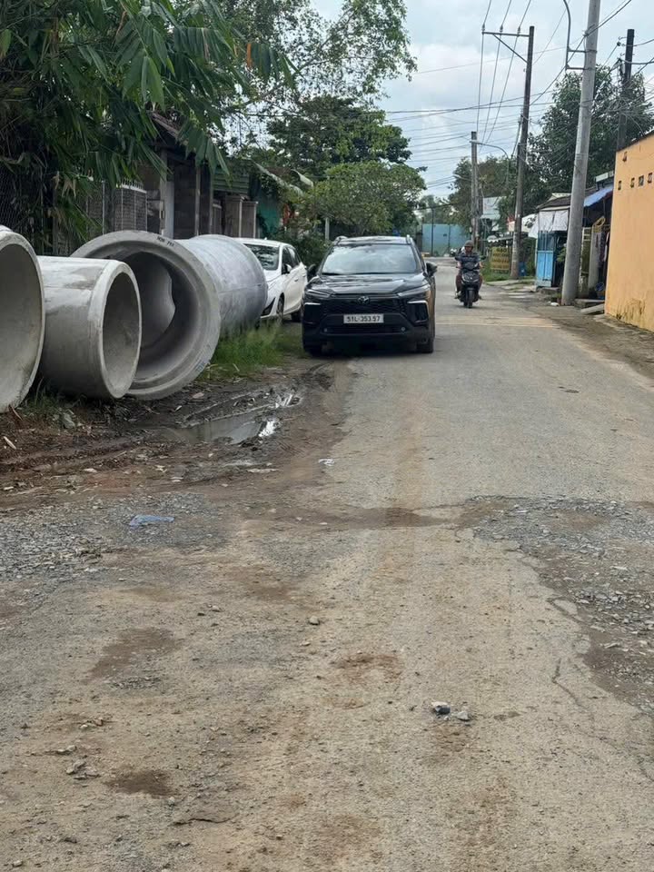 Bán gấp FrontHouse Phường Long Phước, TP Thủ Đức, 186m² giá 7.5 tỷ - Khu dân cư sầm uất!