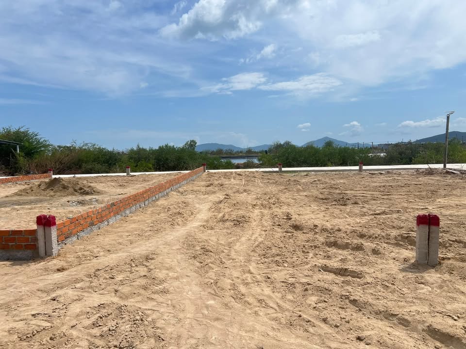 Đất nền Phân Khu 8-KKT Vân Phong 92m² giá chỉ 790 triệu - Tiềm năng phát triển lớn!