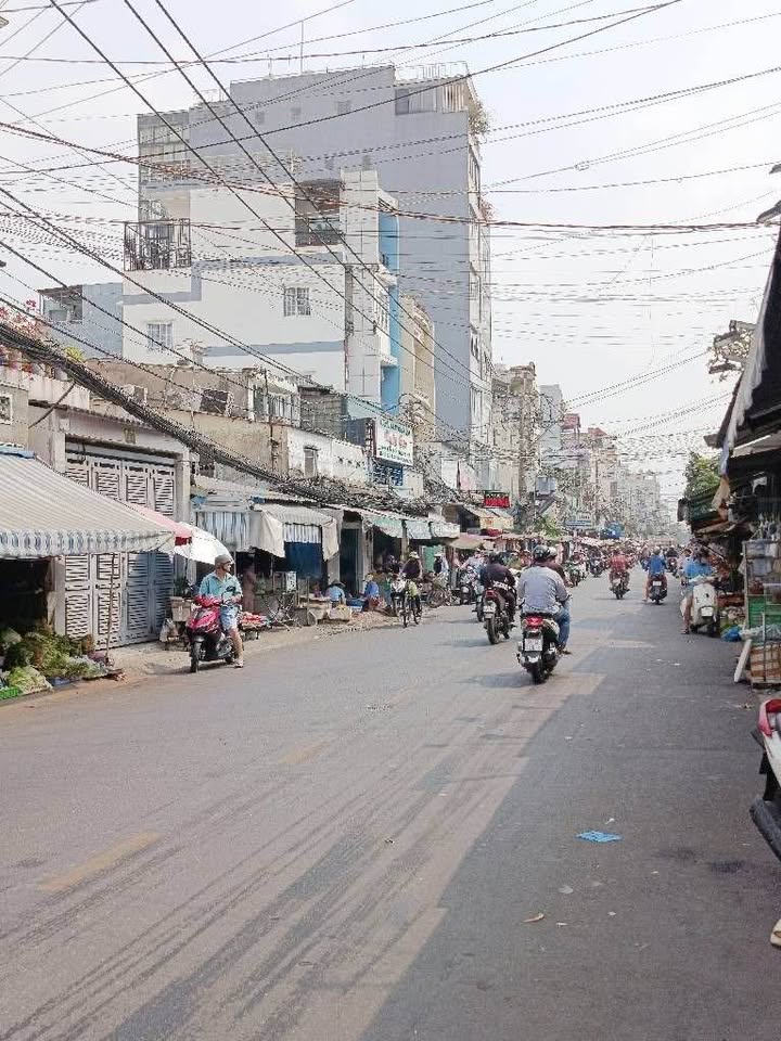 Nhà phố FrontHouse Quận 4 44m² giá 11 tỷ - Vị trí đắc địa, đầu tư sinh lời!