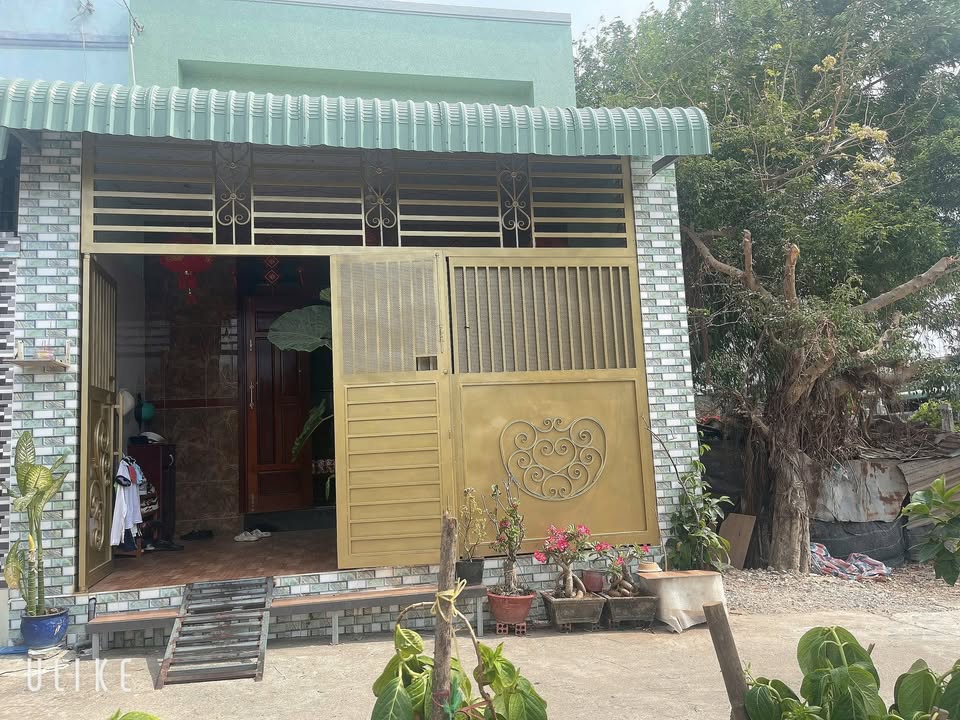 Nhà chính chủ tại Long Hải 93m² giá 2.1 tỷ - Gần tiện ích đầy đủ!