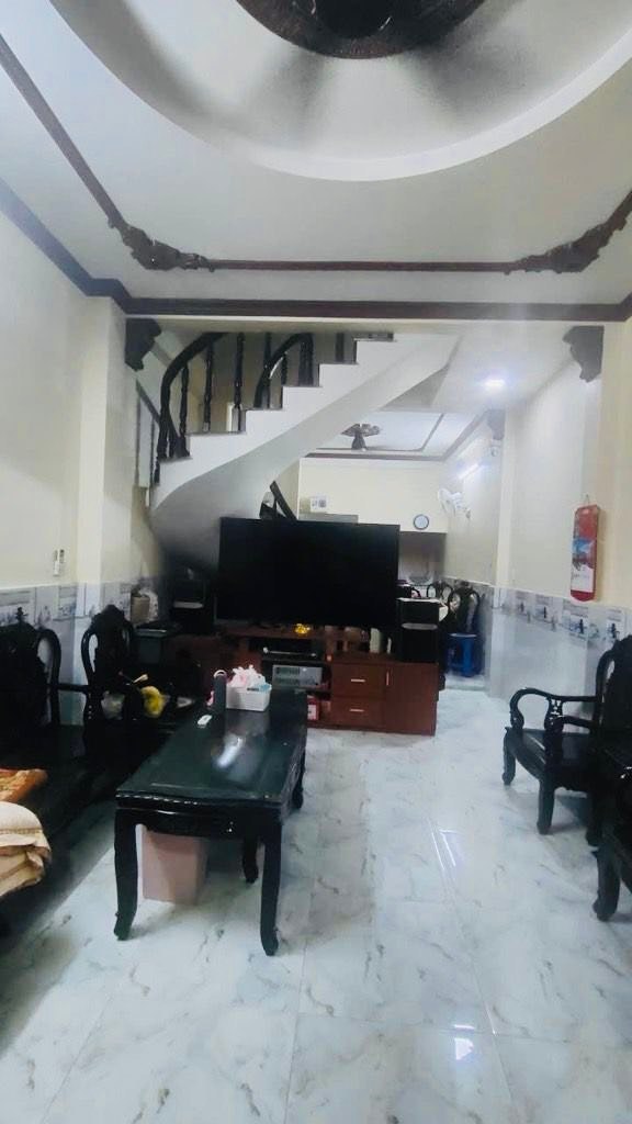 Nhà phố Quận 10 hẻm 3m 35m² giá chỉ 7.4 tỷ - Sẵn sàng vào ở ngay!