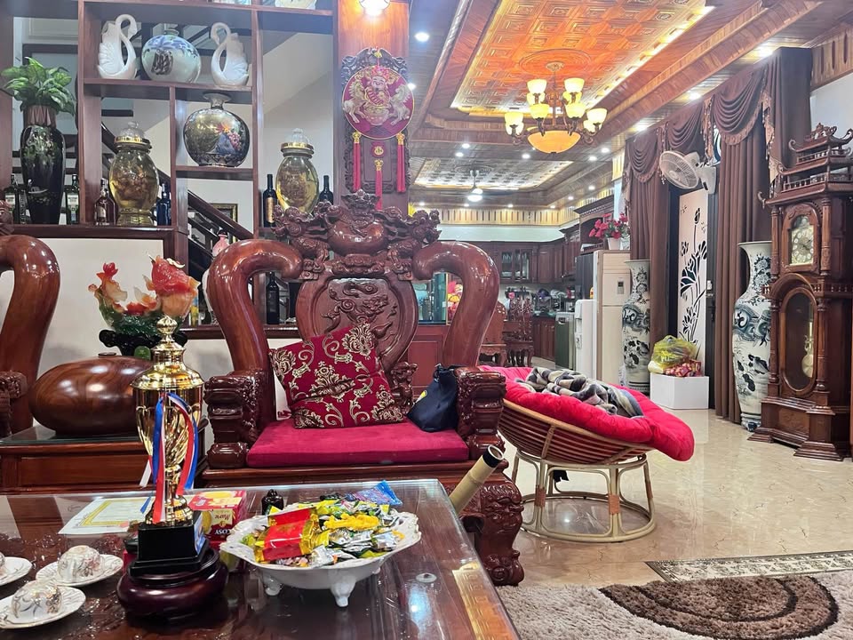 Nhà 3 tầng Phan Đình Giót Vĩnh Yên 170m² giá 12 tỷ - Sẵn sàng vào ở ngay!