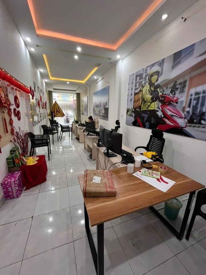 Nhà 3 tầng mặt tiền Lê Đình Lý, Đà Nẵng 73m² - Vị trí đắc địa, giá tốt!