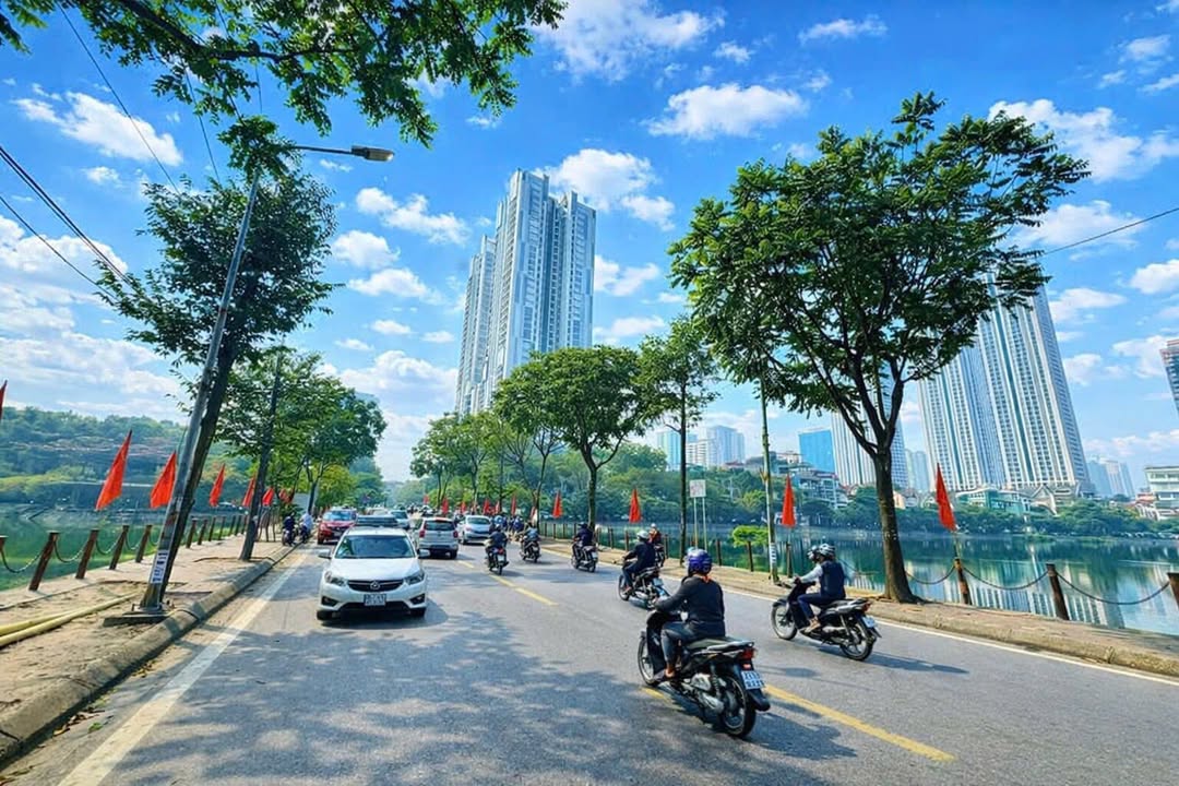 Nhà riêng Phường Văn Quán, 40m² giá 9 tỷ - Lô góc thoáng mát, ô tô đỗ cửa!