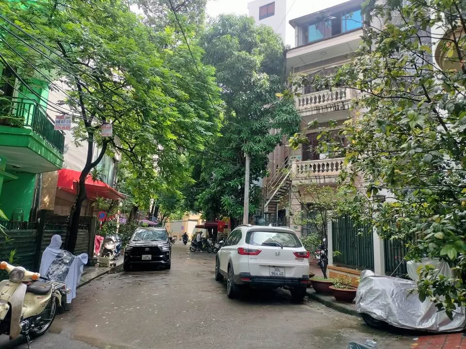 Nhà phố Hoàng Cầu Đống Đa 56m² giá 26 tỷ - Kinh doanh sầm uất!