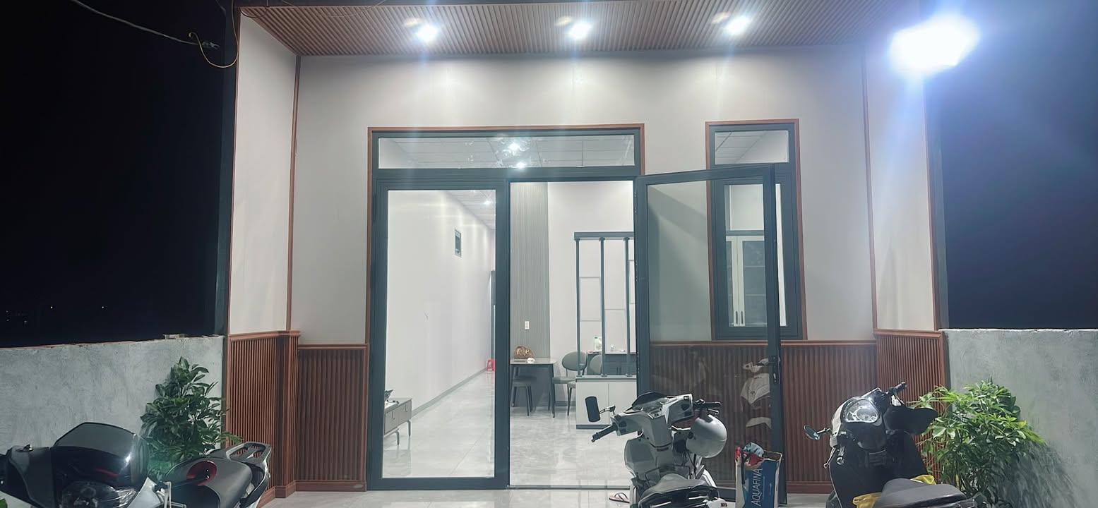 Nhà mặt tiền đường Nguyễn Cơ Thạch, Buôn Ma Thuột, 125m² giá 1.1 tỷ - Chính chủ bán gấp!