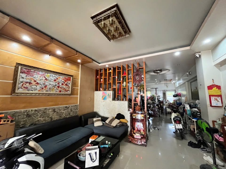 Nhà mặt tiền đường Trần Quang Khải Rạch Giá 110m² giá 5.7 tỷ - Hứa hẹn sinh lời cao!