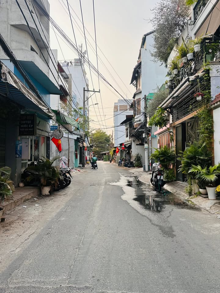 Nhà phố Tô Hiệu, Tân Phú 52m² giá chỉ 8.9 tỷ - Kinh doanh thuận lợi!