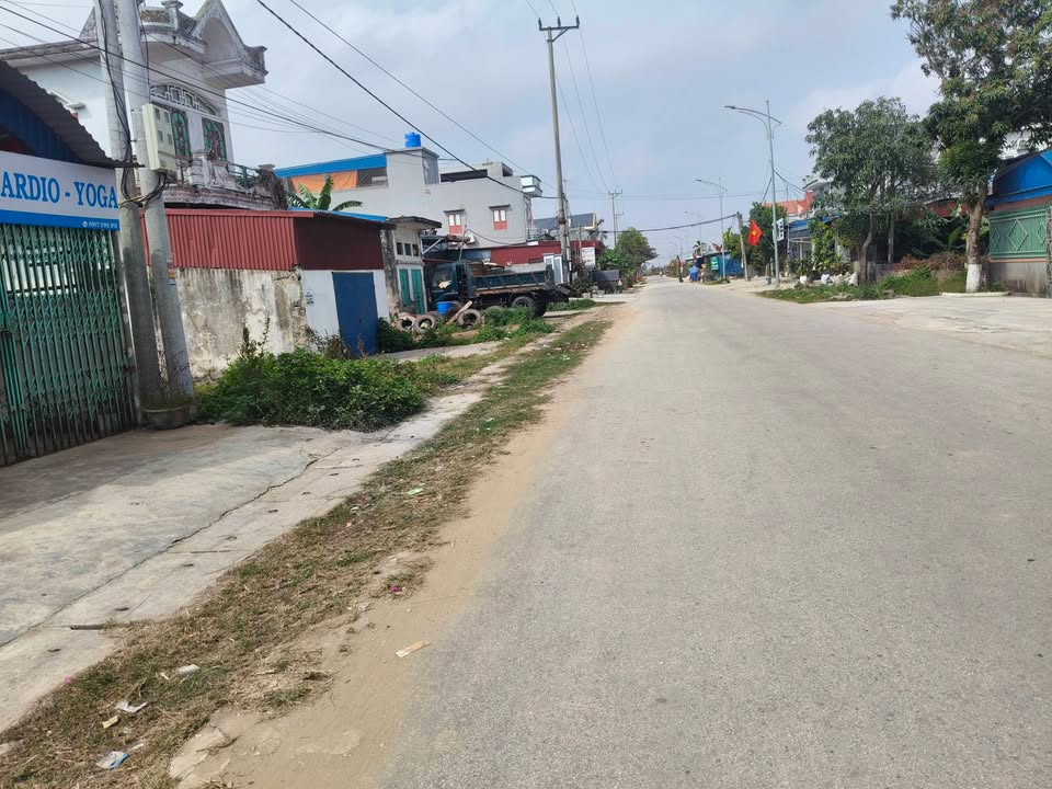 Nhà mặt đường trục xã Vinh Quang 114m² giá thỏa thuận - Sẵn sàng ở ngay!