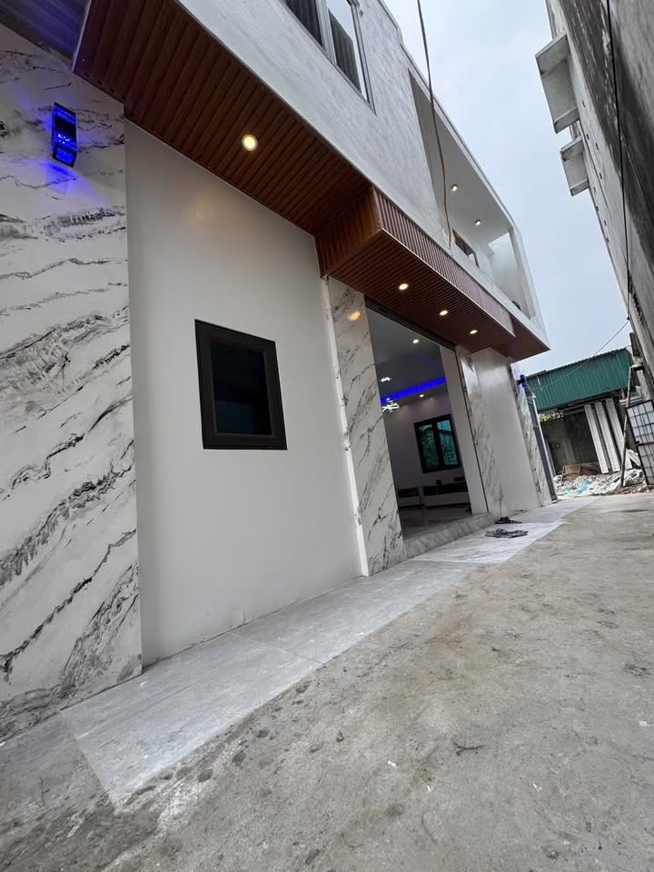 Nhà 2 tầng đẹp tại Xóm 4, Liêm Chung, 40m² giá 1.9 tỷ - Sẵn sàng vào ở!