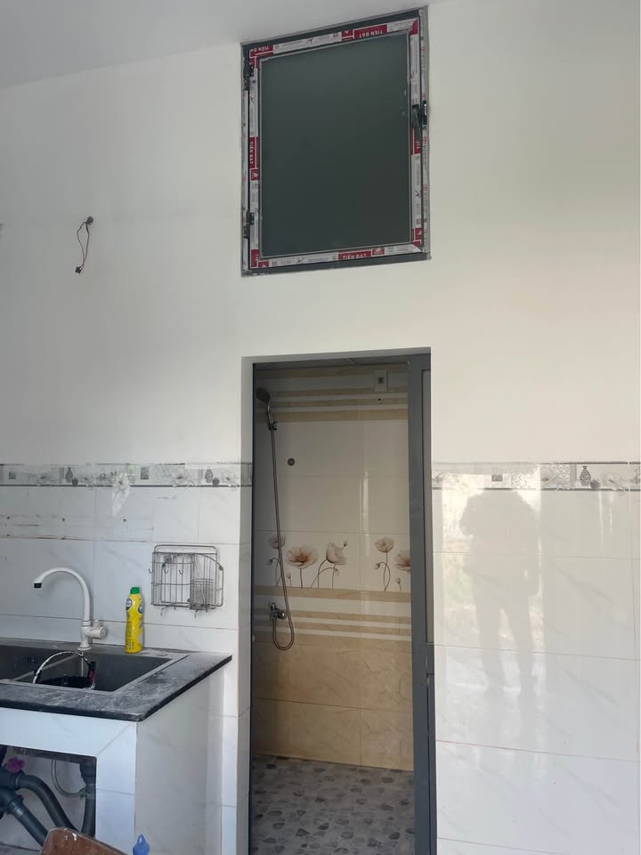 Nhà lầu 2 tầng Ấp Bình Tiền 1, Đức Hòa Hạ 64m² giá 1.75 tỷ - Vô ở ngay!