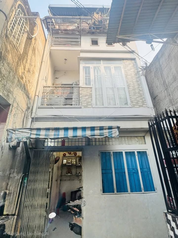 Nhà riêng Quận 4 24.5m² giá 3.3 tỷ - An ninh, tiện ích đầy đủ!