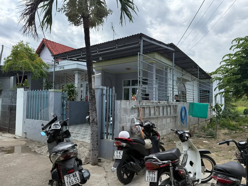 Nhà cấp 4 Vĩnh Thái Nha Trang 101,2m² giá chỉ 2,95 tỷ - Sẵn sàng vào ở ngay!