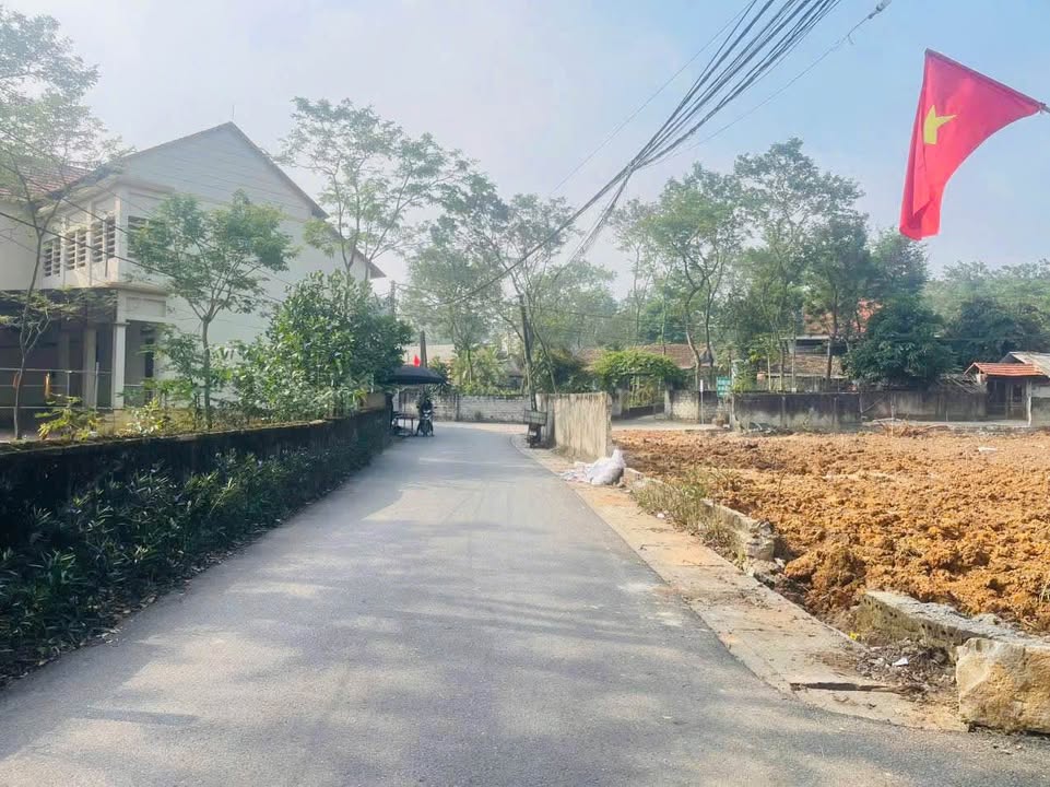 Đất nền góc Đông Trung, Tam Dương 108m² giá 1.3 tỷ - Cơ hội đầu tư hấp dẫn!