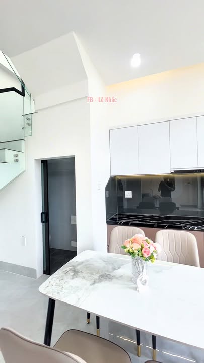 Nhà trệt lầu mới 40m² tại Cần Thơ - Ô tô đậu trước nhà, chính chủ bán gấp!