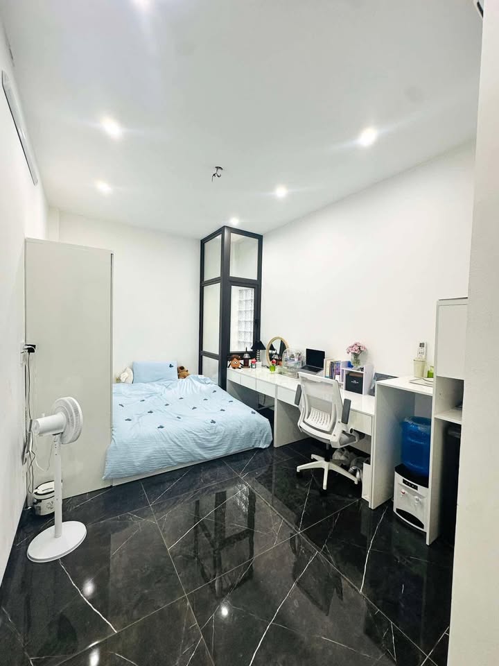 Phòng cho thuê tại Ngõ Chợ Khâm Thiên, 25m² - Full nội thất, an ninh tốt!