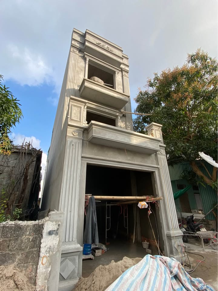 Nhà 3 tầng Phú Xuân 56m² giá 2 tỷ - Hướng Bắc, Gara ô tô