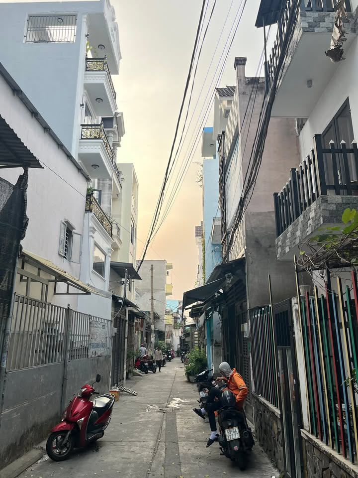 Nhà phố Tân Phú 67m² giá 4.4 tỷ - Chính chủ, thương lượng ngay!