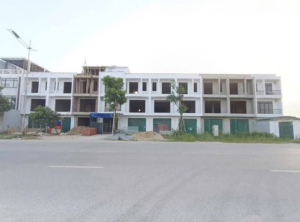 Bán gấp FrontHouse mặt đại lộ Nam Sông Mã 100m² giá thỏa thuận - Tiềm năng đầu tư hấp dẫn!