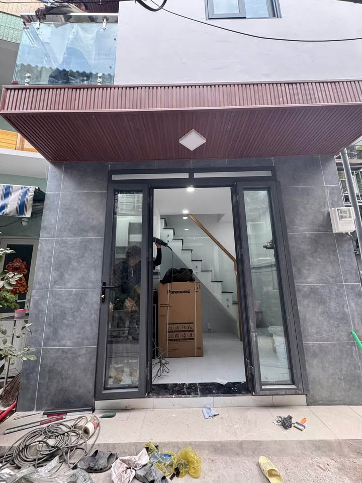 Nhà hẻm 1/ Lạc Long Quân, Quận 11, 9m² giá 2.43 tỷ - Hẻm thông thoáng, chính chủ!