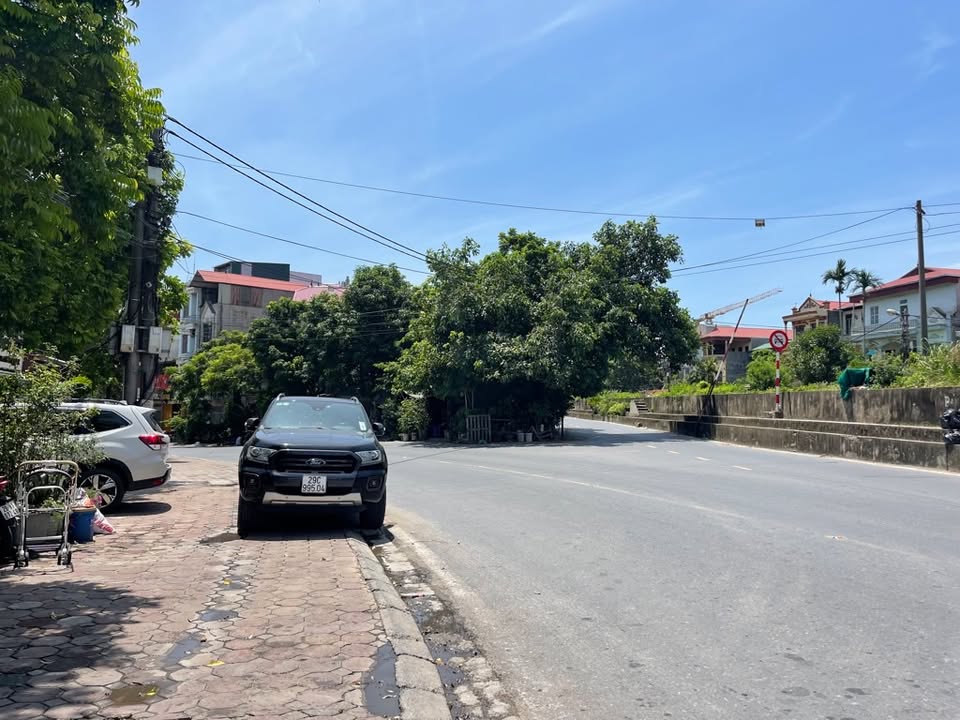 Nhà mặt đường Contenor, Quận Long Biên, 300m² giá 19.45 tỷ - Cơ hội đầu tư hiếm có!