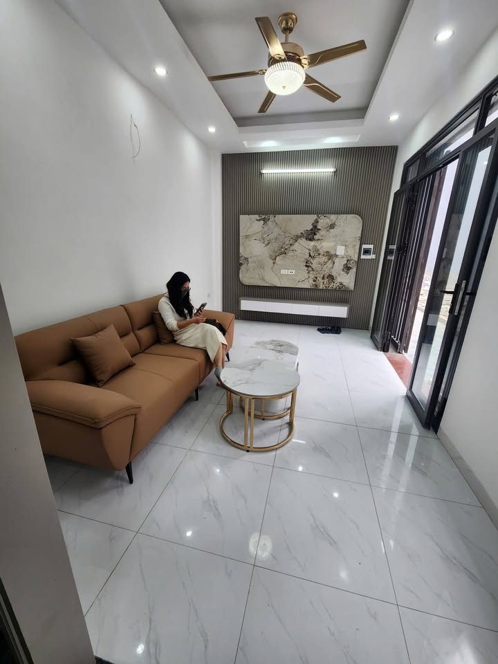 Nhà phố Đức Giang 50m² giá 6 tỷ - Hàng hiếm ô tô tránh!