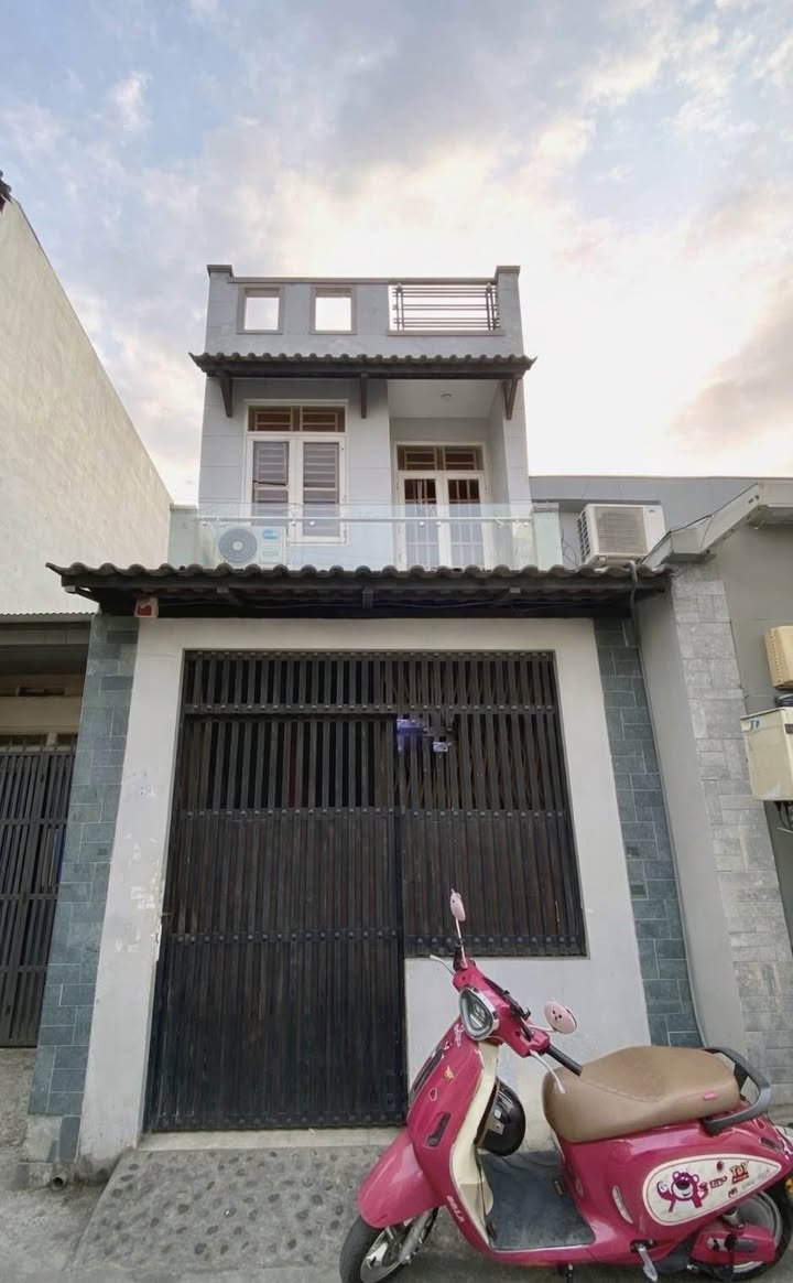 Nhà 2 tầng mới đẹp Quận 12, 52m² giá chỉ 3 tỷ - Vị trí đắc địa gần chợ!