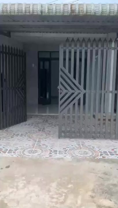 Nhà mặt tiền Nhựa Trung Lập Hạ, Củ Chi 85m² - Sổ hồng chính chủ, giá chỉ 1.8 tỷ!