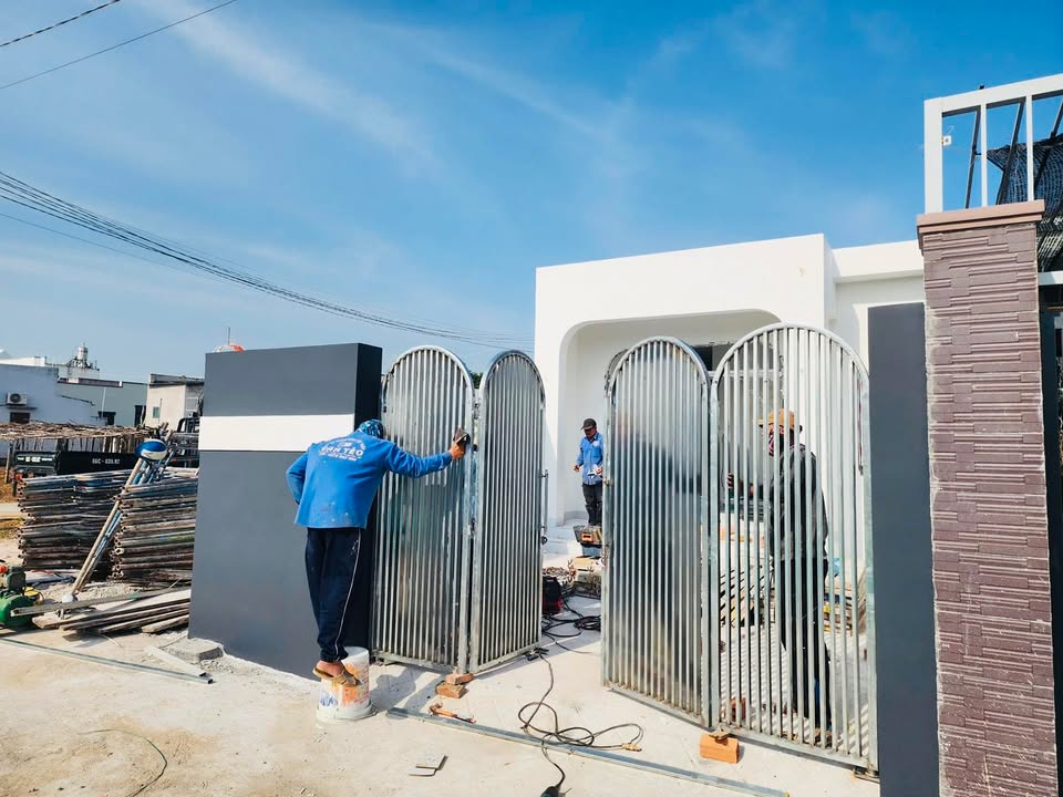 Nhà mới xây tại Phan Thiết 125m² giá 1.69 tỷ - Sân đậu ô tô tiện lợi!