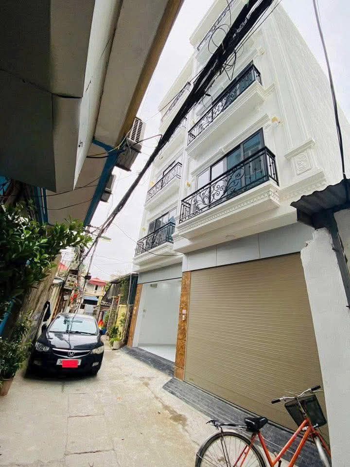 Nhà 5 tầng phố Tựu Liệt, 35m² giá 6 tỷ - Ô tô đỗ cửa, sổ đỏ chính chủ!