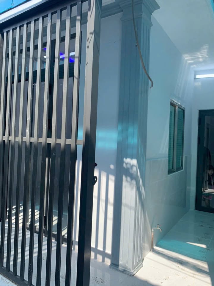 Nhà cấp 4 Đông Hòa, 73.3m² giá 2.8 tỷ - Sổ đỏ chính chủ, gần trường học