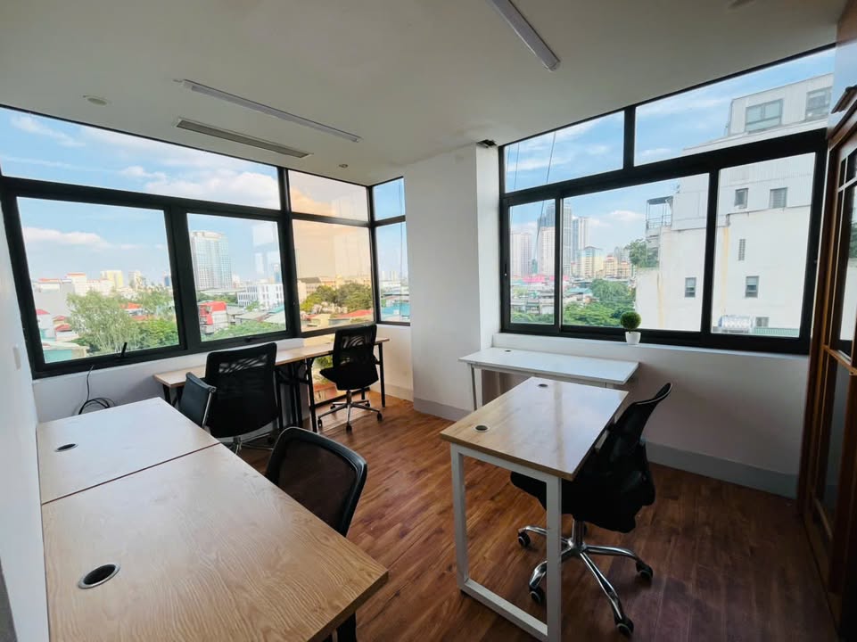 Văn phòng cho thuê tại 100 Hoàng Quốc Việt 25m² giá 5.5 triệu - Full đồ, sẵn sàng làm việc!