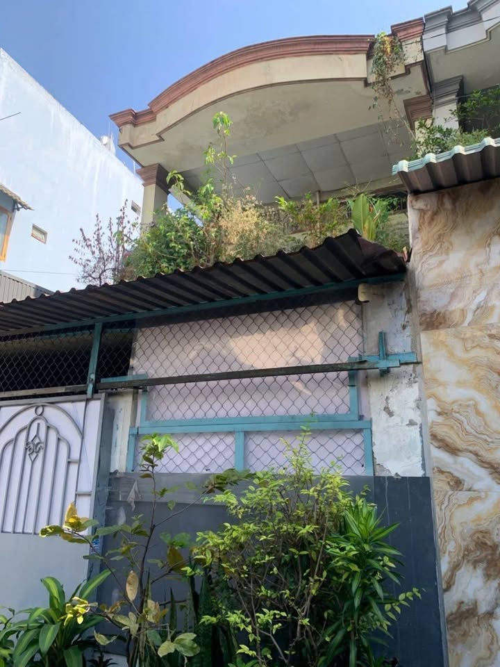 Nhà hẻm xe hơi 2/ Trường Chinh, Q12 - Giá 5.1 tỷ, sẵn sàng vào ở!