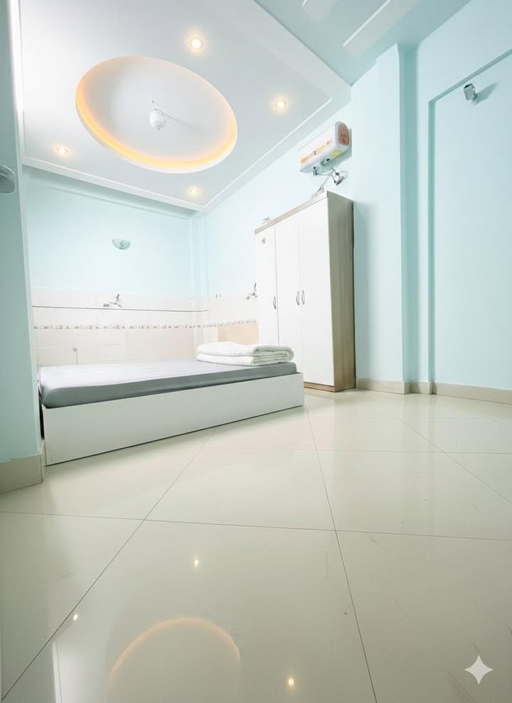 Phòng cho thuê tại Ngõ 235 Yên Hoà, Cầu Giấy, giá 3.3 triệu - Không chung chủ, sạch sẽ!