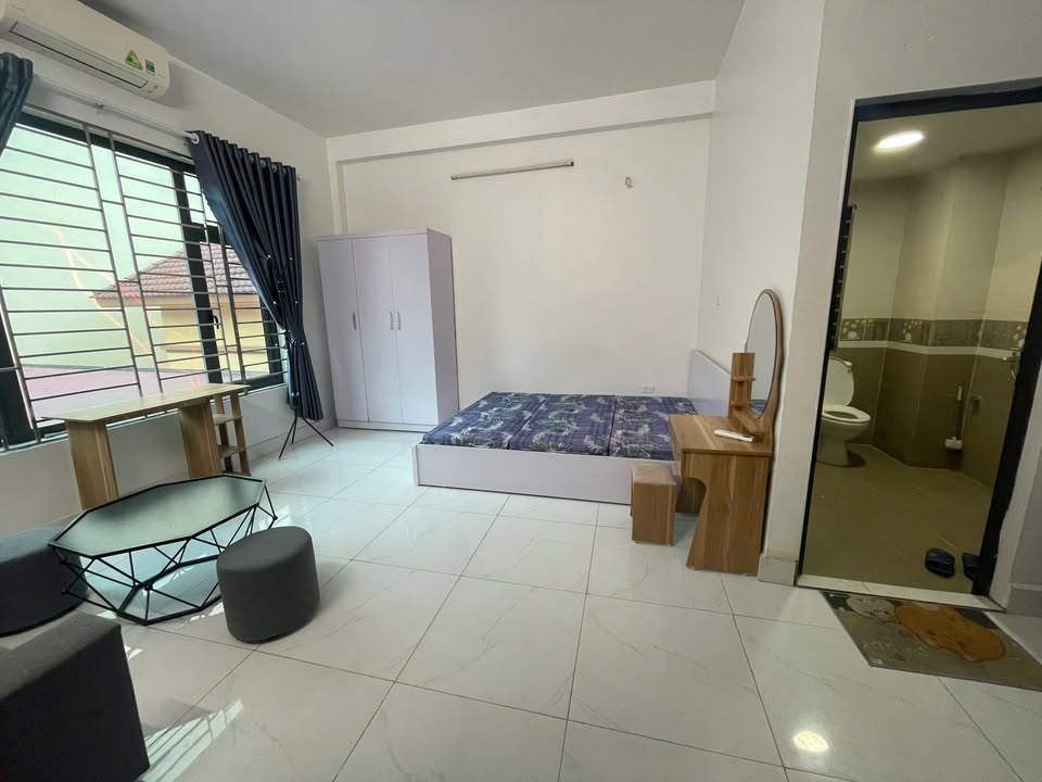 Phòng cho thuê tại 33a Nguyễn Khánh Toàn, 25m² chỉ 5 triệu - Đầy đủ nội thất sẵn sàng ở ngay!