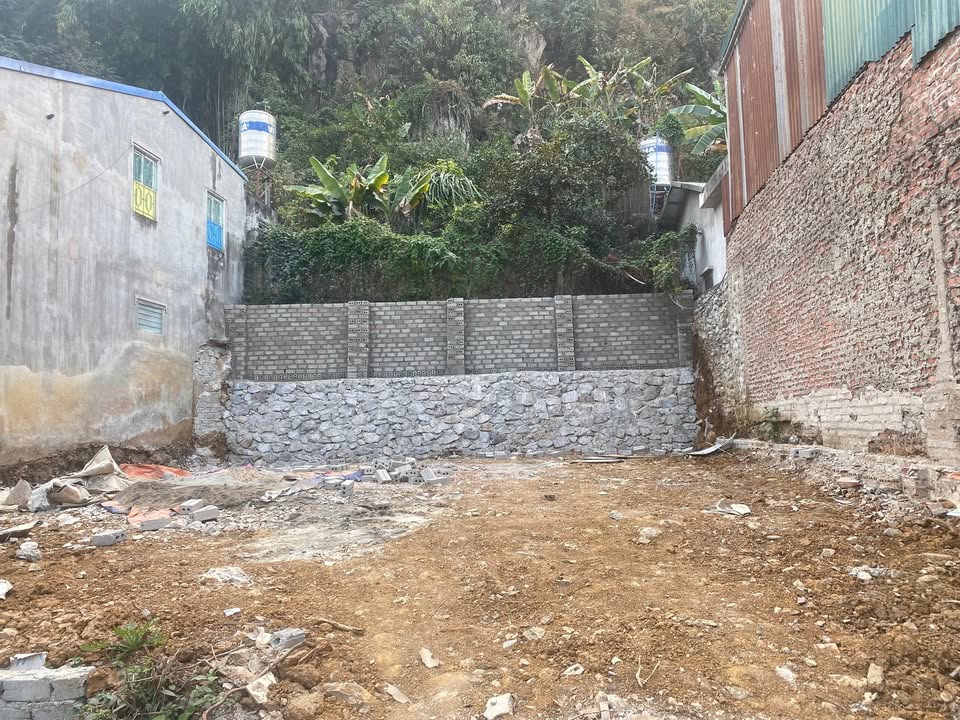 Đất nền 137m² phường Chiềng Cơi, Sơn La - Sổ đỏ chính chủ, giá 2 tỷ!