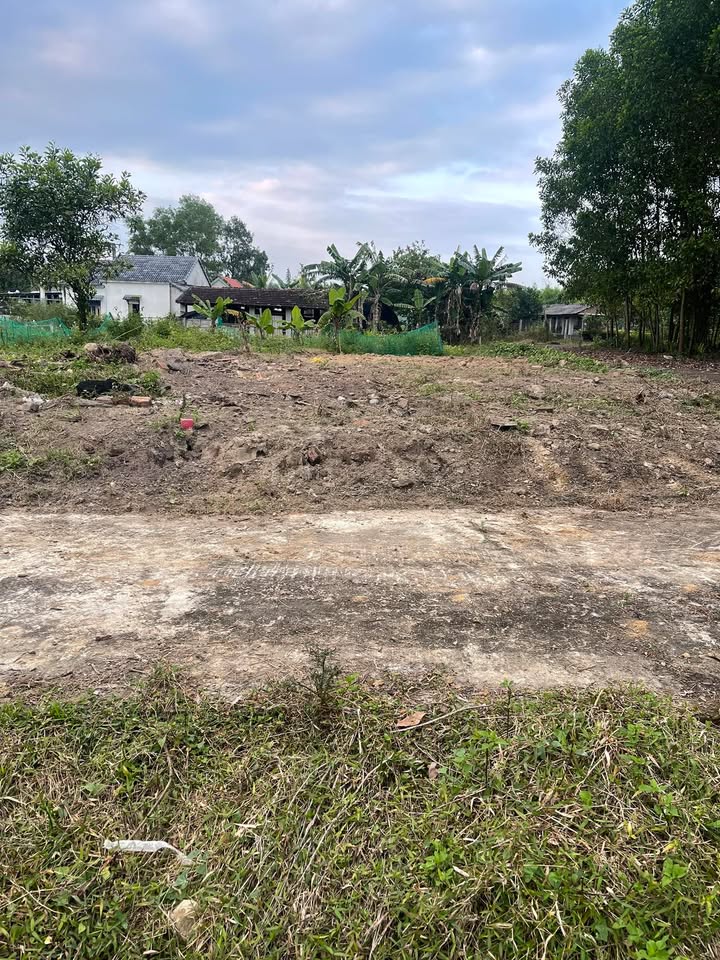 Đất nền 2 mặt tiền Quế Sơn 142m² giá chỉ 200 triệu - Sổ hồng trao tay!