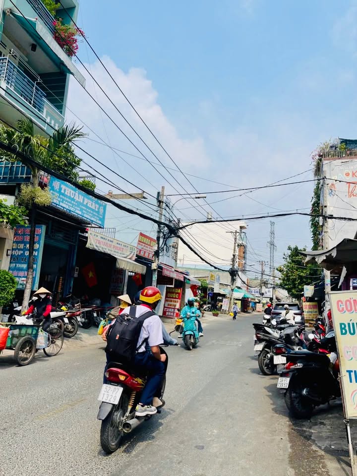 Nhà phố Hẻm 439 Hồ Học Lãm 100m² giá 5.6 tỷ - Sổ đỏ chính chủ!