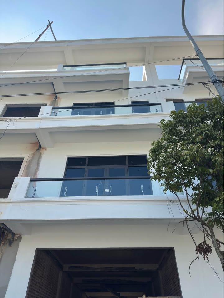 Nhà thô FrontHouse MB 584 - 90m² giá 5 tỷ - Xây dựng hoàn chỉnh, sẵn sàng giao dịch!